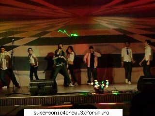 deea& cristina finalul: flav, deea (behind me), roro, gege, sorin,
