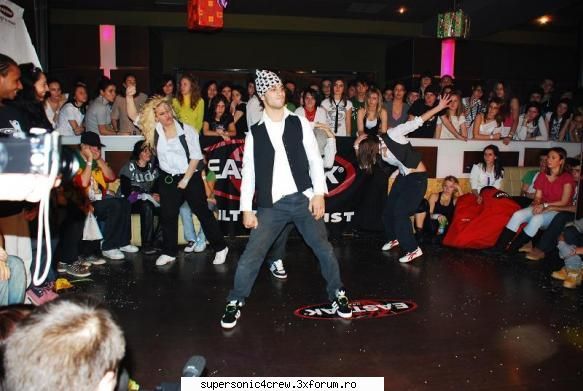 b-boy boaka-best b-boy from the crew dancing trupei breakdance -1st crew *stil dans:power style/hip