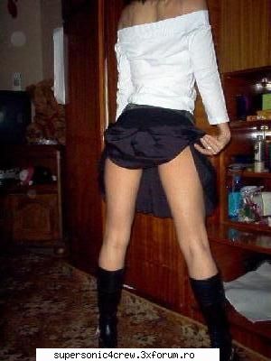 Ayiana - si uite inca o poza in fusta...ca toti iti place - TRUPE PRIETENE