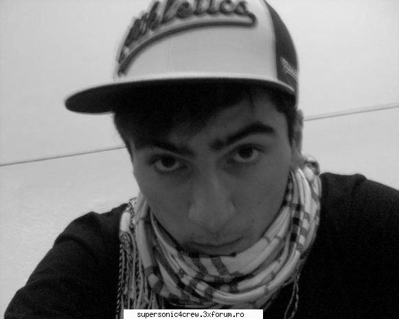 bboy cretzu at school  :rotfl:  :rotfl: buzz aka cretzu :))
