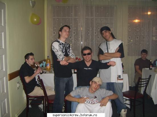 Claudiu+fetele - bah c e cu atatea poze a? LOCUL 1 stie lumea nu? - ANUL 2006 RECYCLE BIN