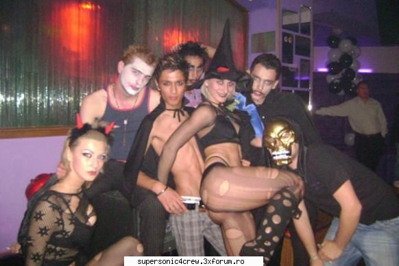JUST US - poza de la un club de gay unde am facut un show - TRUPE PRIETENE