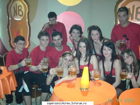 JUST US - ne cinsteam ...=))))) - TRUPE PRIETENE