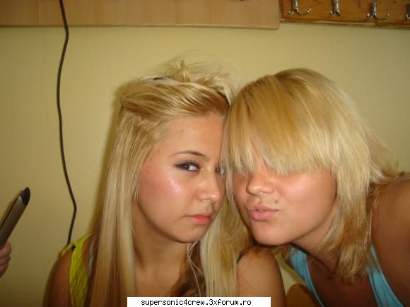 POZE NOI PUNETI AICI!! - yo ku o colega...blondele rulezzzzz!!! :D :D :D - Poze!!!