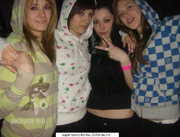 POZE NOI PUNETI AICI!! - good girls gone bad:X - Poze!!!