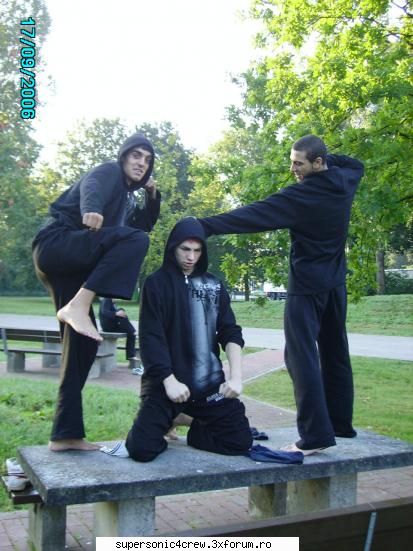 POZE NOI PUNETI AICI!! - shaolin...in fine poza ne aduce aminte de - Poze!!!