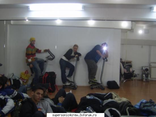aa sala in care se antreneaza street dance team constantza poze noi puneti aici!!