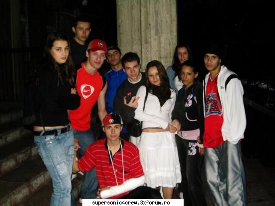 POZE NOI PUNETI AICI!! - shii deeaa =( dar nu gasesc poza Mwah :X:X:X:X - Poze!!!