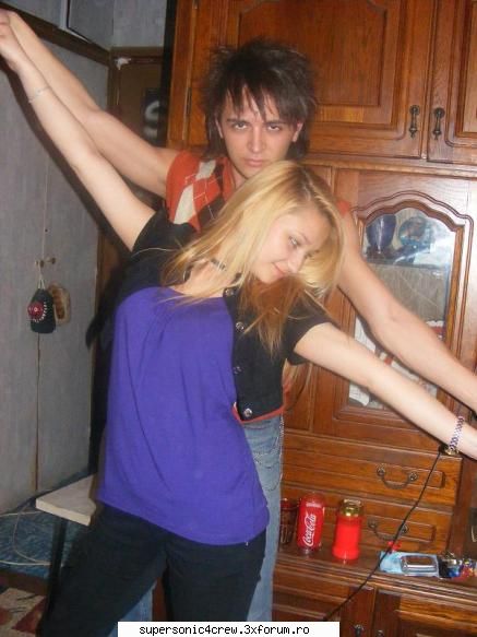 deea - acting like a dee-vaaa, and me...d c ma simt k si knd am o freza k starurile alea rock din