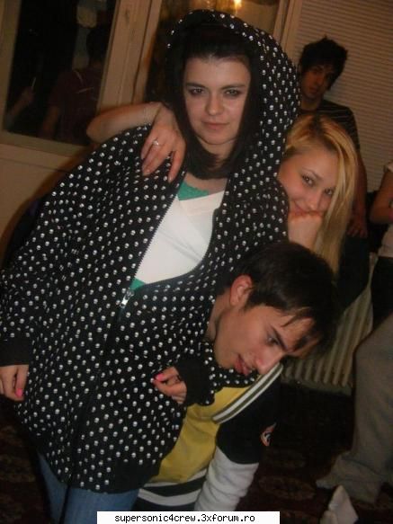 Pastele 2008 - insotzita aici de shtrumfii sai - Deea si ReVeR - Doar pentru crew!!!