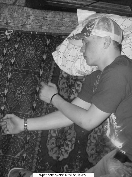Pastele 2008 - Laur dormind...ZzZzZzZzZz - Doar pentru crew!!!