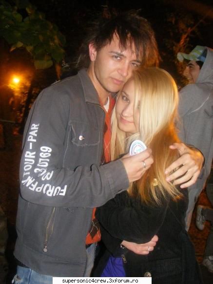 Pastele 2008 - eu, Deea si...un ou Kinder - Doar pentru crew!!!