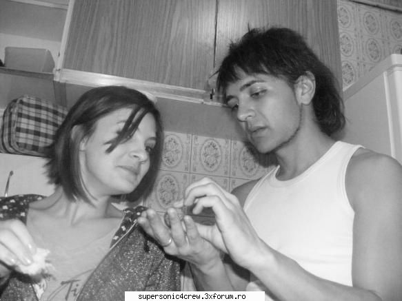 Pastele 2008 - Showing to Gaby the... "capac" - Doar pentru crew!!!