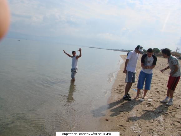 guido in the water poze road to boty balkans 2008
