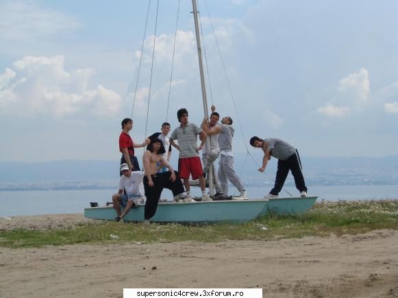 corabai piratilor nr 2: -speedy era piratul din spatele tot acest timp clau si boboc visau ca sunt