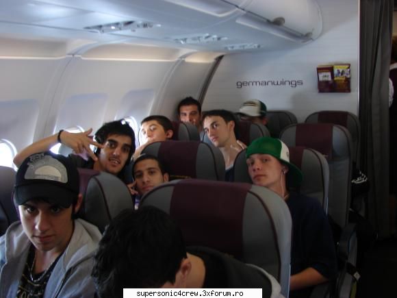 poza cu avion.. :zzz: ..: x : x : x poze noi-noi