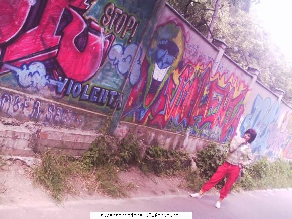 Poze Noi-Noi - STOP VIOLENCE ... ma asortam cu graffu :D :D :D - Poze!!!