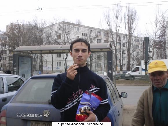 uite o poza care imi place muult :rotfl:  :rotfl: ..stiu k nui asa cum iti palce tie mai emo