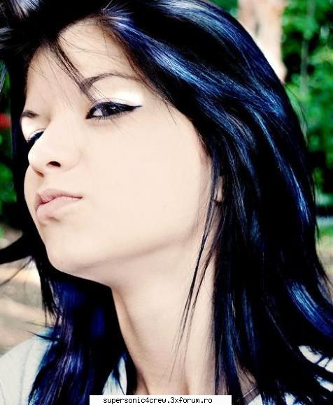 poze facute de creatza si editate de mine :x:x sanziana