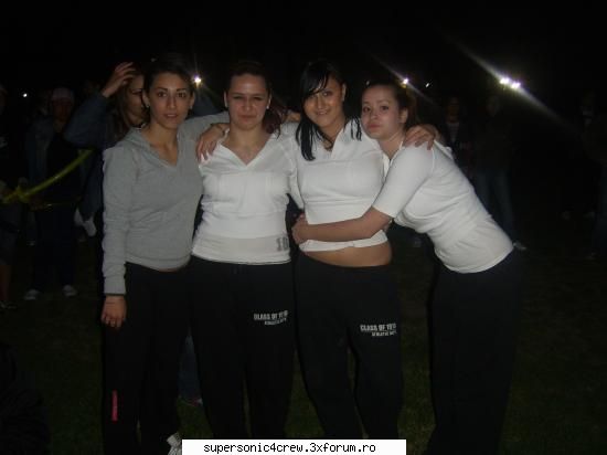 TRUPA de STREETDANCE 2007 - na poza.tradatoarele astea..imediat se afiliaza - ANUL 2007 RECYCLE BIN