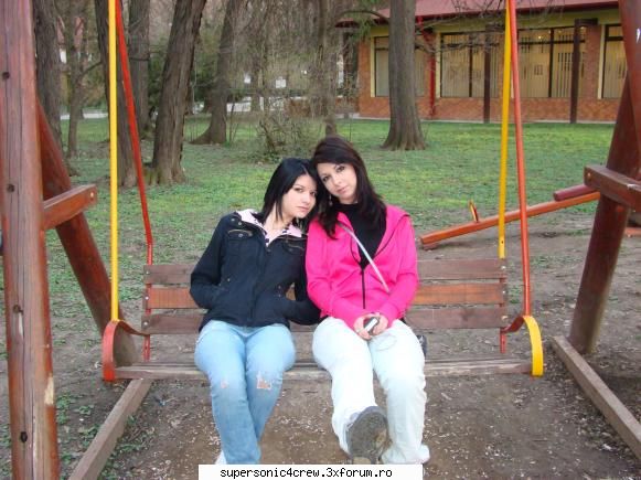 suzi >:d< theo si simona