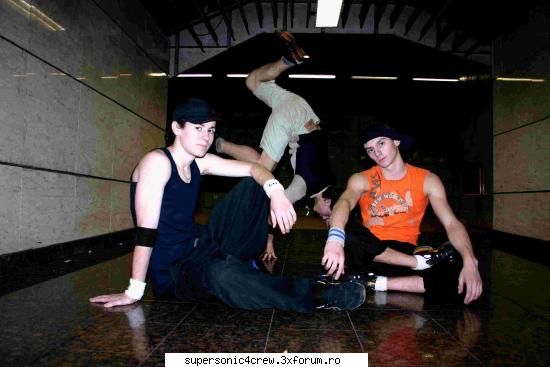 Trupa Connection Crew - Bobby & Soopy adica (Boom & Cico) si Dizzy pe - TRUPE PRIETENE