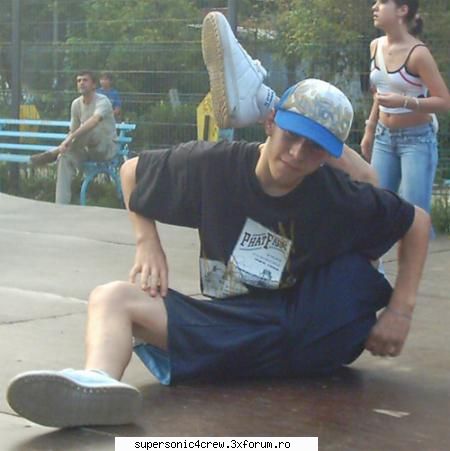 Trupa de streetdance!!! - dar mai intai faci incalzire ok!? - ANUL 2005 RECYCLE BIN