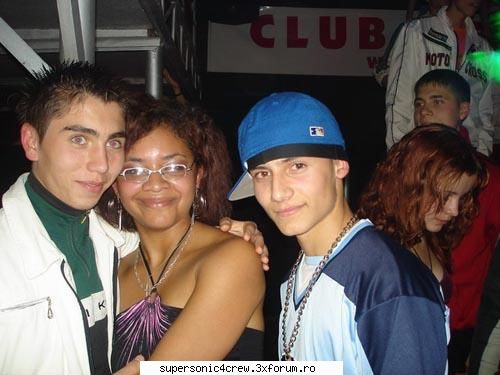 UN-X - tiby, Vanesa (b-girl frantza), victor =) - TRUPE PRIETENE
