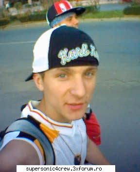 UN-X - Veneam de la sala cu baietzii.. :) tot cu telu - TRUPE PRIETENE