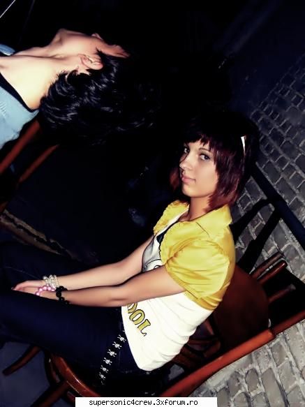 hihihi ;))..aici la rever p'aici :nebun: myss_mayo
