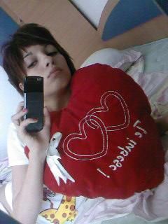 te iubesc    :):) myss_mayo
