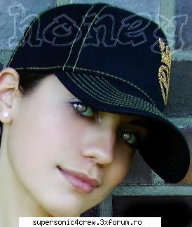 :cool:deea unde e facuta poza? e sooooperba :rotfl: pop dulce poze orice fel