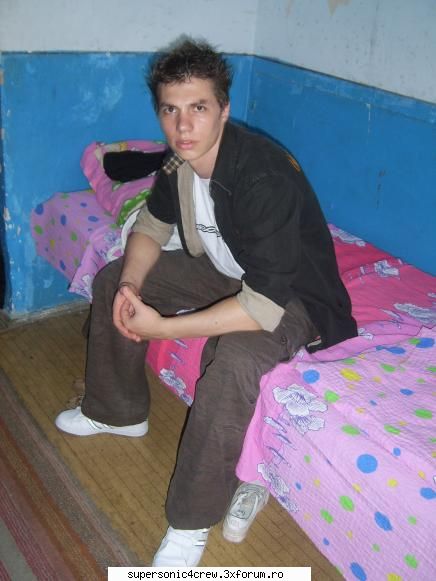 uite poza ta..esti sweet..imi place..pe celelalte doua le gasesti la usa
